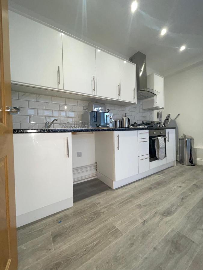 1 Bedroom Apartment - Flitwick - Contractor Friendly - Tourist Ready - Full Kitchen - Wifi - Smart Tv - Sofa Bed - Free Parking - Ideal For Short Or Long Stays Exterior foto