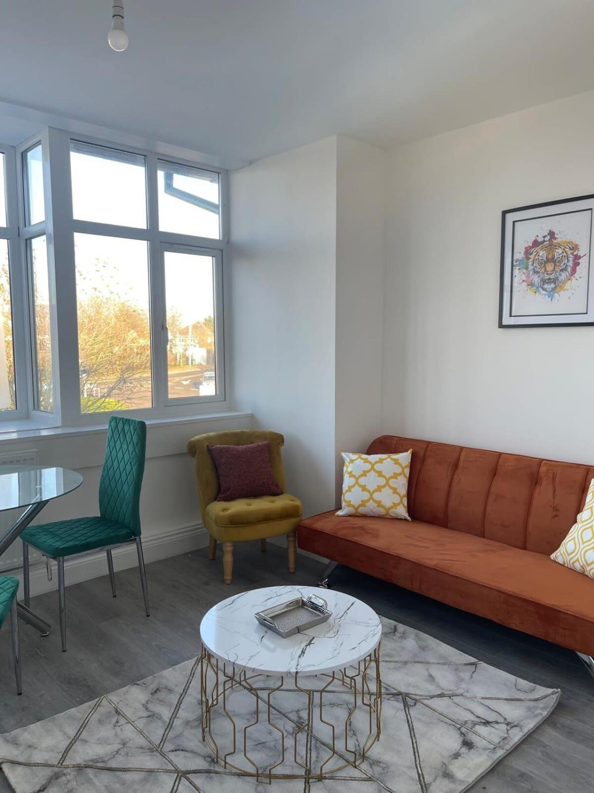 1 Bedroom Apartment - Flitwick - Contractor Friendly - Tourist Ready - Full Kitchen - Wifi - Smart Tv - Sofa Bed - Free Parking - Ideal For Short Or Long Stays Exterior foto
